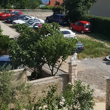Nada דירה
