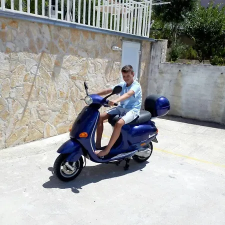 Nada דירה
