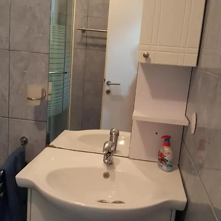 Nada Lägenhet Novi Vinodolski