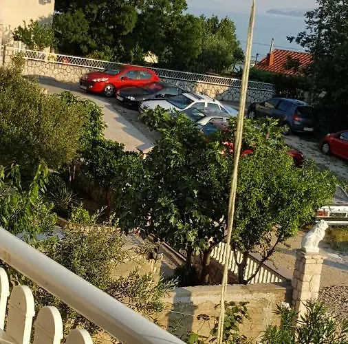 Nada דירה
